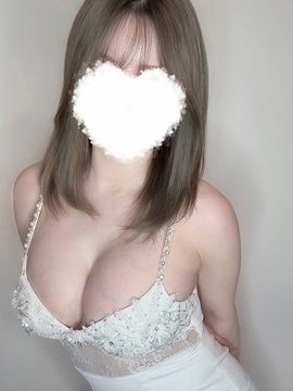 姫城ひなみ